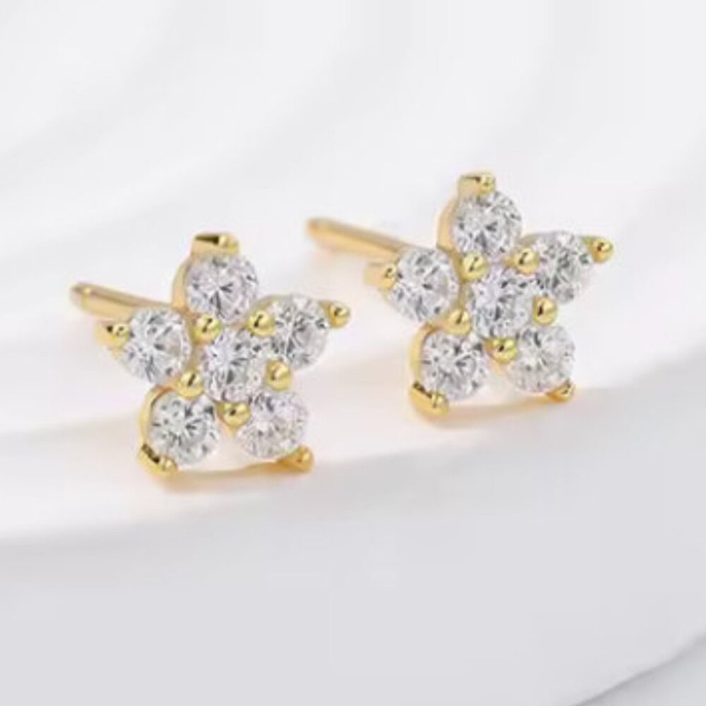 Zircon Star Flower Stud Earrings in Gold & Silver. 925 Sterling Silver. #1075